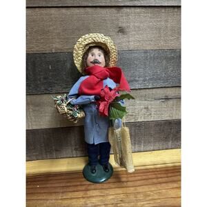Byers Choice Caroler Gardener Man w/ Hat Tools Poinsettia & Basket